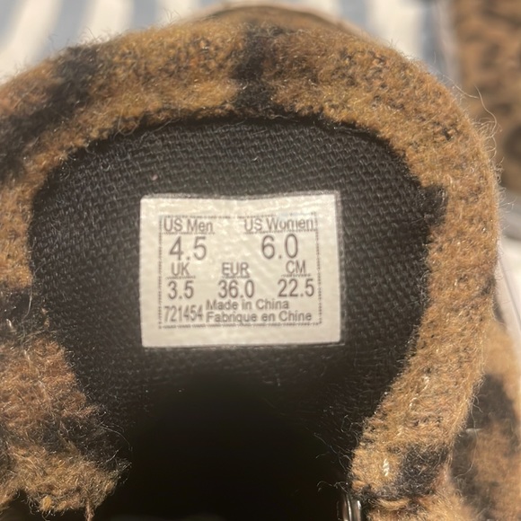 Vans - Picture 4 of 4